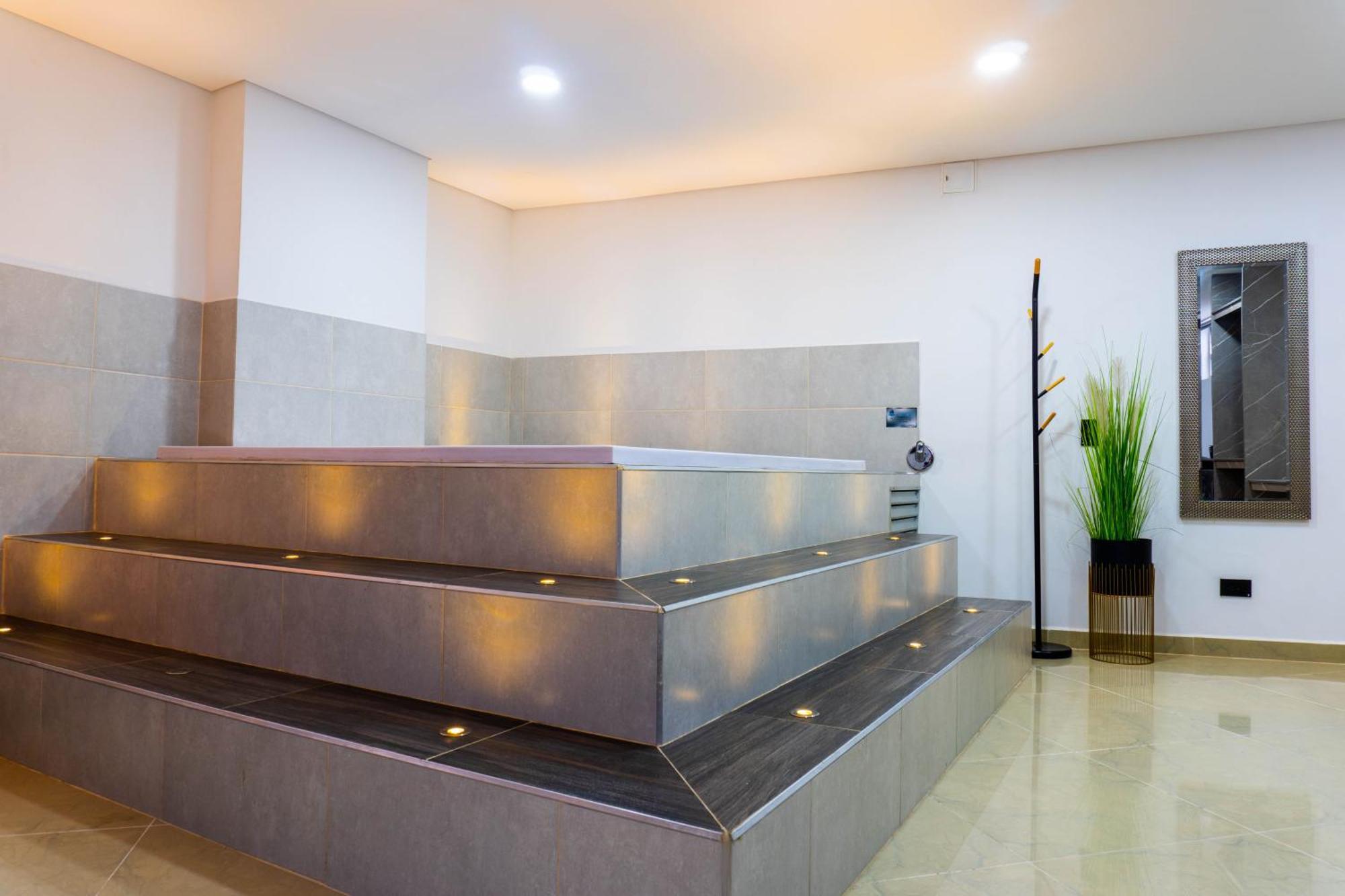 Hotel California City Medellín Kültér fotó
